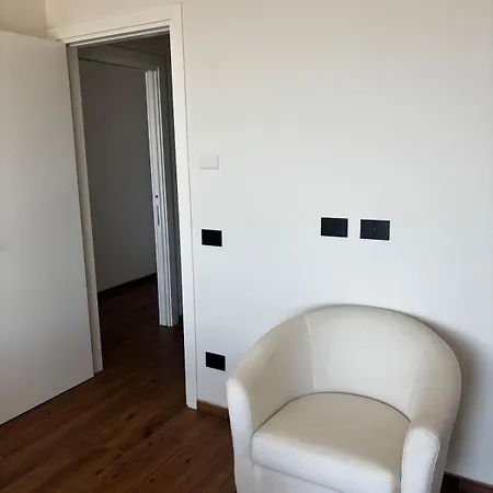 Modern Apartment With Lake View Appartement